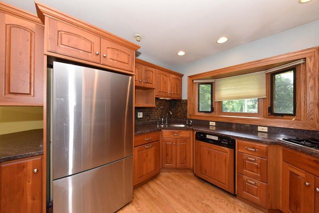 12810 W Meadow LANE, New Berlin, WI 53151