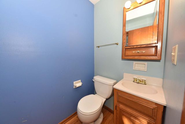 12810 W Meadow LANE, New Berlin, WI 53151