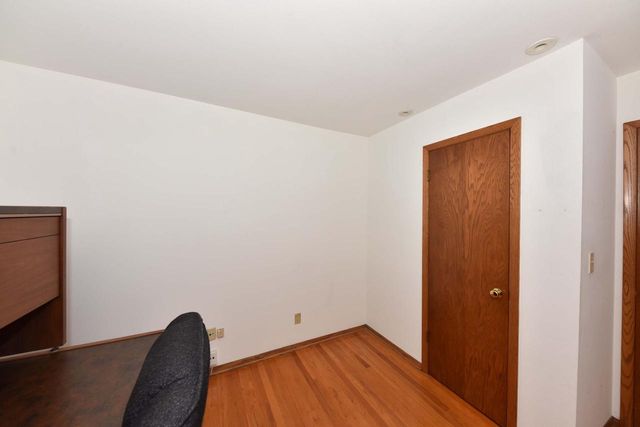 12810 W Meadow LANE, New Berlin, WI 53151