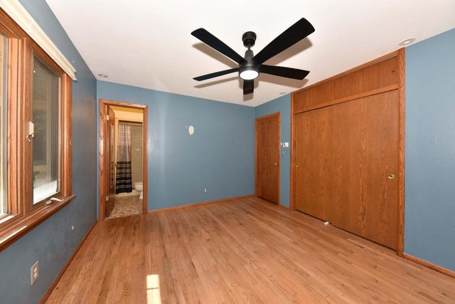 12810 W Meadow LANE, New Berlin, WI 53151