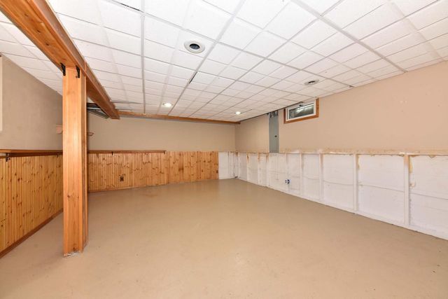 12810 W Meadow LANE, New Berlin, WI 53151