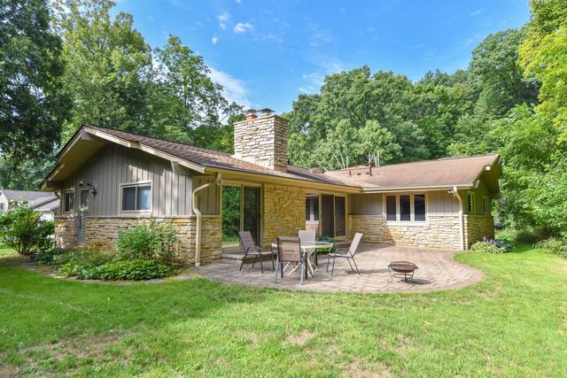 12810 W Meadow LANE, New Berlin, WI 53151