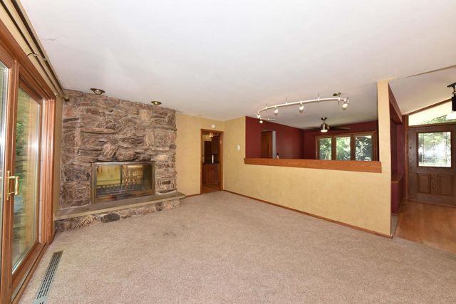 12810 W Meadow LANE, New Berlin, WI 53151