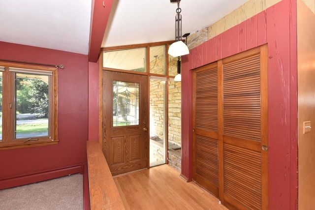 12810 W Meadow LANE, New Berlin, WI 53151