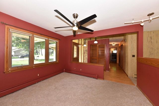 12810 W Meadow LANE, New Berlin, WI 53151