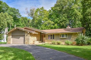 12810 W Meadow LANE, New Berlin, WI 53151