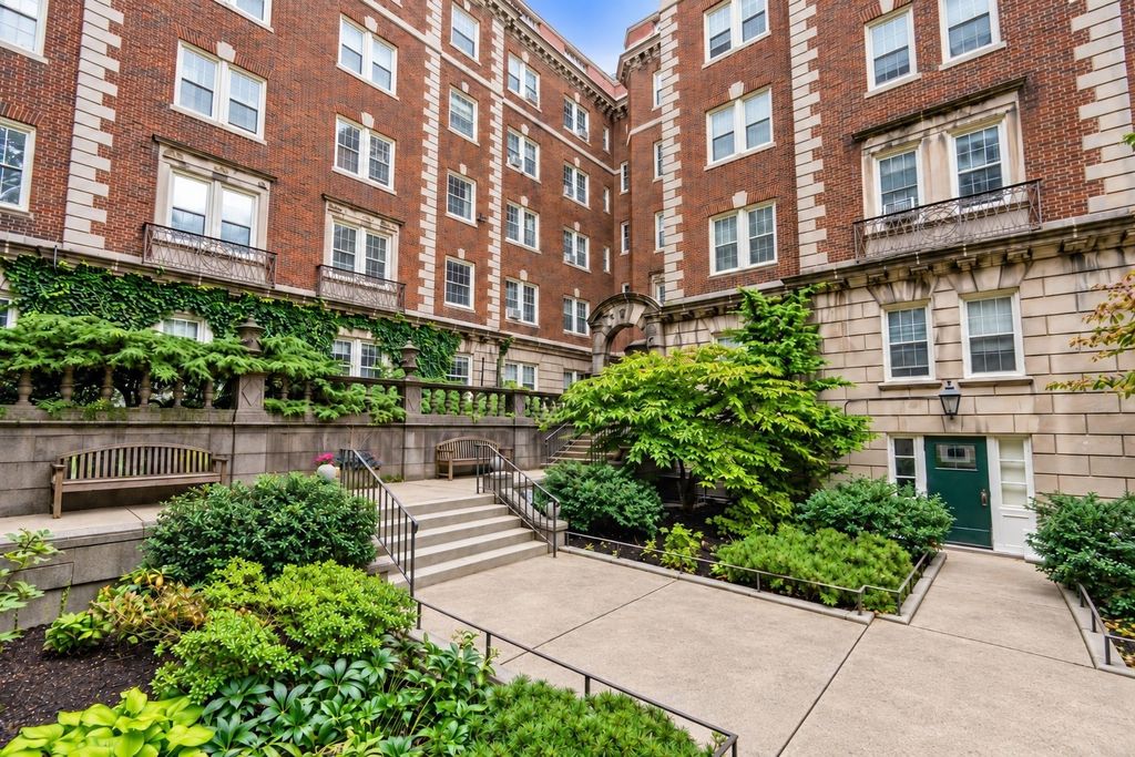 3 Arlington St 35, Cambridge, MA 02140
