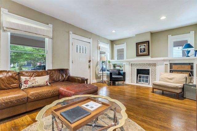 218 N Rosemont Avenue, Dallas, TX 75208