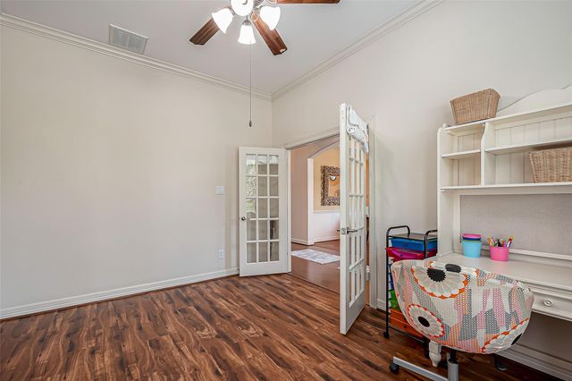 51 E Hullwood Circle, The Woodlands, TX 77389