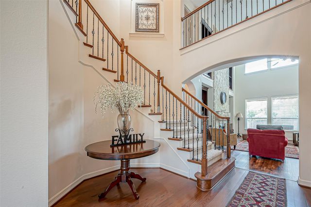 51 E Hullwood Circle, The Woodlands, TX 77389