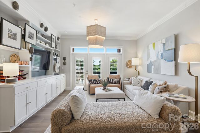 2990 Selwyn Avenue, Charlotte, NC 28209