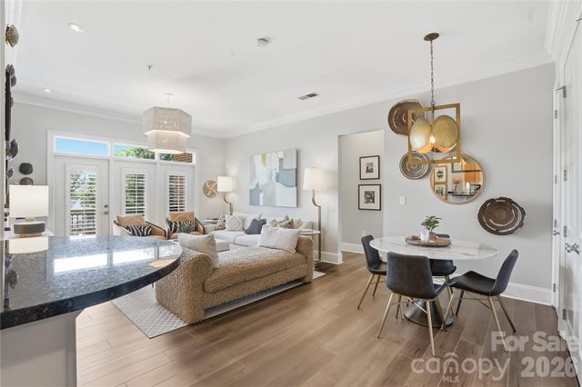 2990 Selwyn Avenue, Charlotte, NC 28209