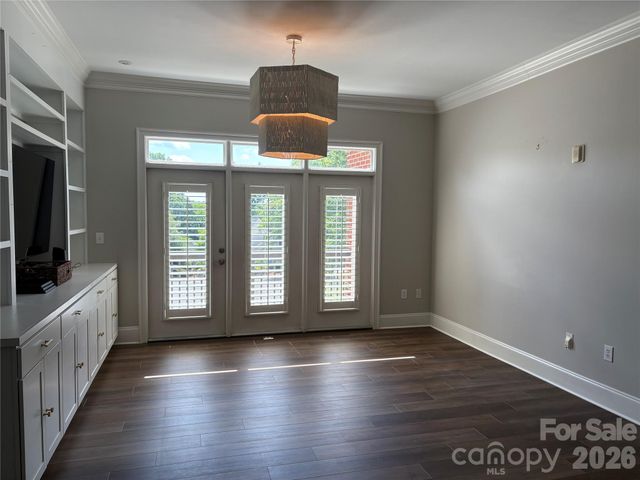 2990 Selwyn Avenue, Charlotte, NC 28209