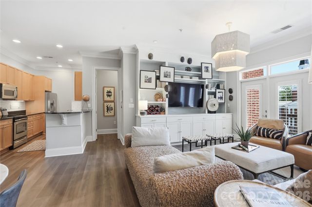 2990 Selwyn Avenue, Charlotte, NC 28209
