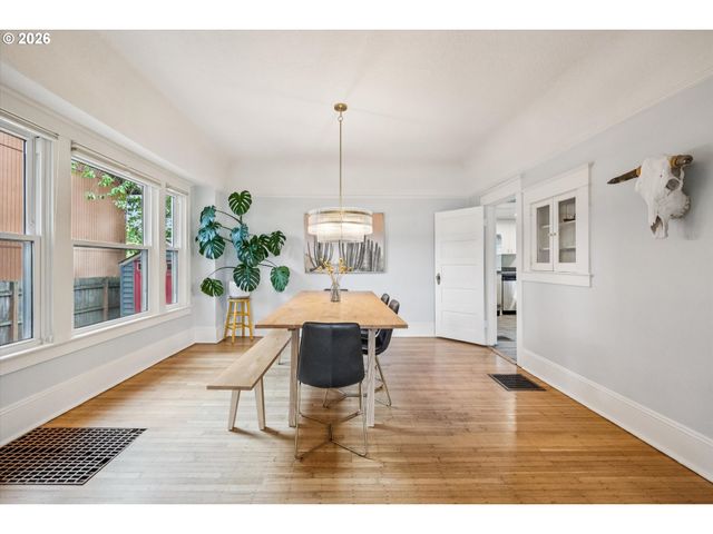 6111 Ne VERA St, Portland, OR 97213