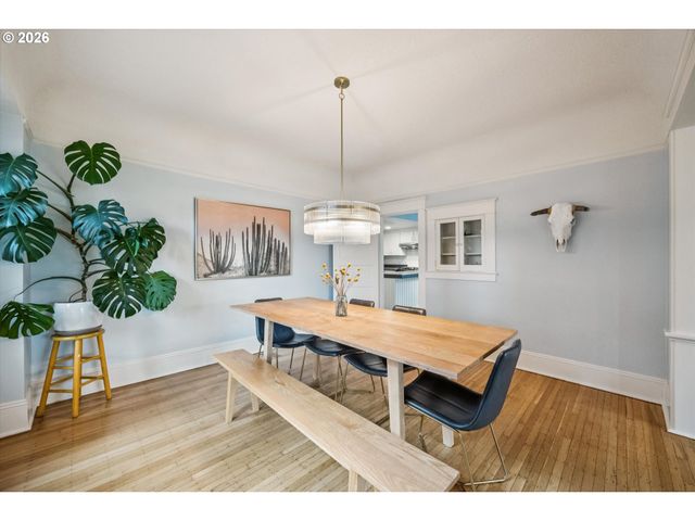 6111 Ne VERA St, Portland, OR 97213