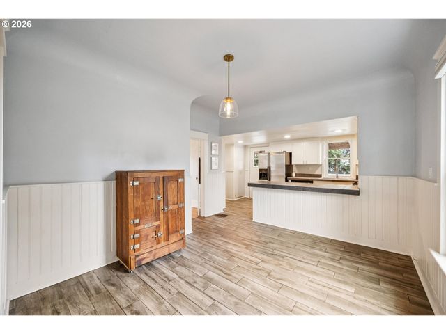 6111 Ne VERA St, Portland, OR 97213