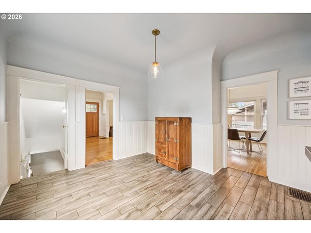 6111 Ne VERA St, Portland, OR 97213