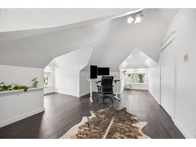6111 Ne VERA St, Portland, OR 97213