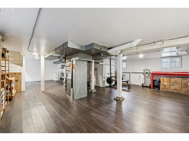 6111 Ne VERA St, Portland, OR 97213