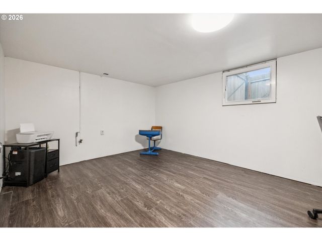 6111 Ne VERA St, Portland, OR 97213