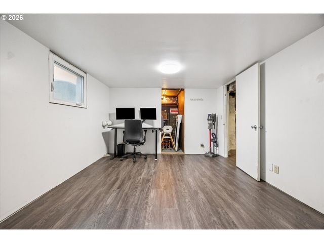 6111 Ne VERA St, Portland, OR 97213