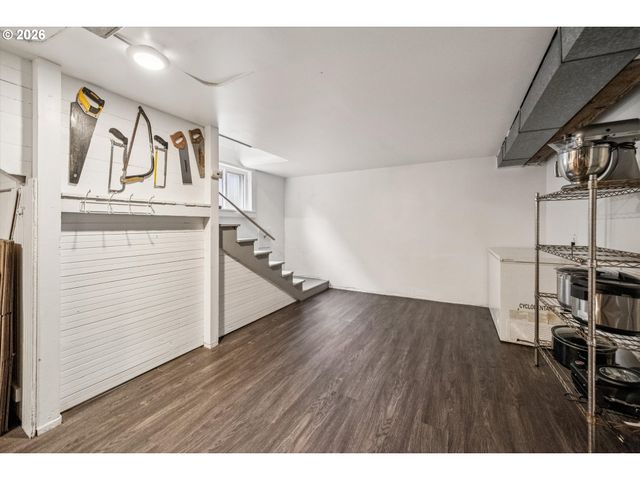 6111 Ne VERA St, Portland, OR 97213