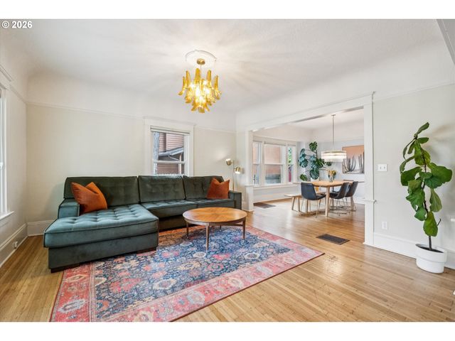 6111 Ne VERA St, Portland, OR 97213