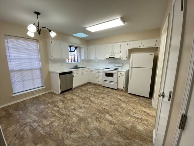 2801-2803 W D Street, Russellville, AR 72801