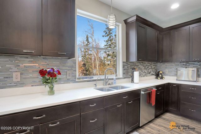 7078 S Hayfield Road, Wasilla, AK 99623