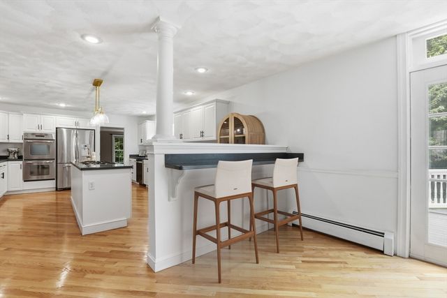 4 Farnham Circle, Andover, MA 01810