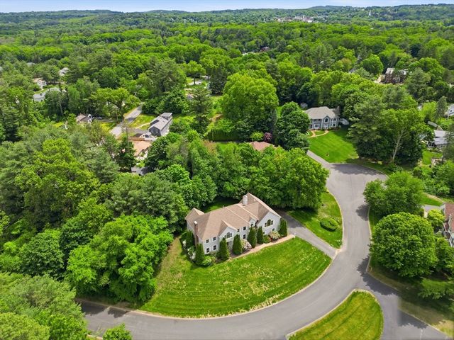 4 Farnham Circle, Andover, MA 01810