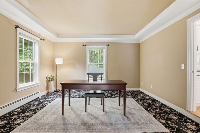 4 Farnham Circle, Andover, MA 01810