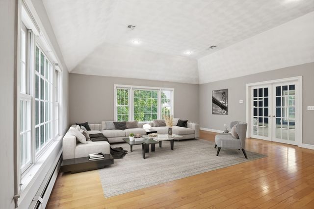 4 Farnham Circle, Andover, MA 01810