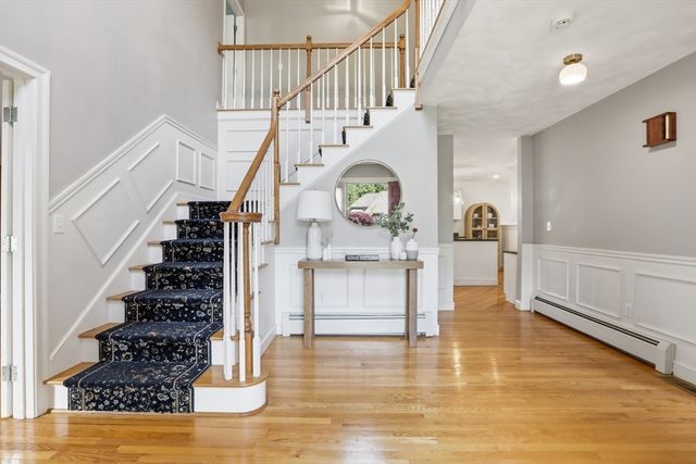 4 Farnham Circle, Andover, MA 01810