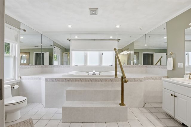 4 Farnham Circle, Andover, MA 01810