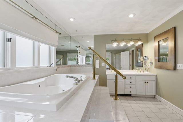4 Farnham Circle, Andover, MA 01810