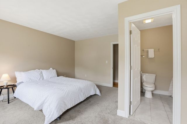 4 Farnham Circle, Andover, MA 01810