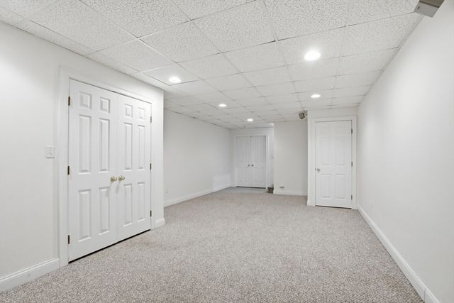 4 Farnham Circle, Andover, MA 01810