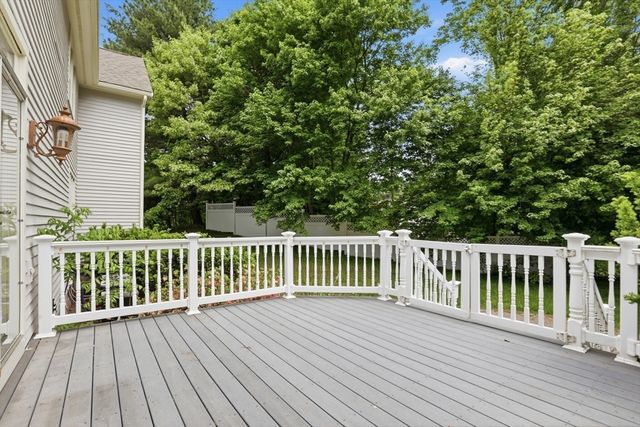 4 Farnham Circle, Andover, MA 01810