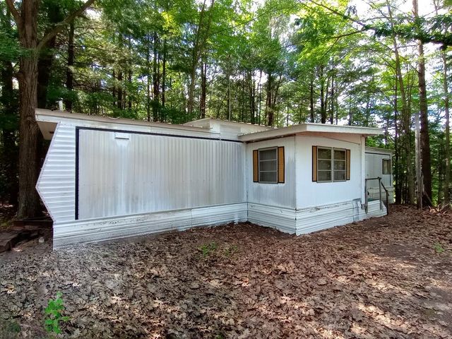 404 Lockwood Drive, Gladwin, MI 48624