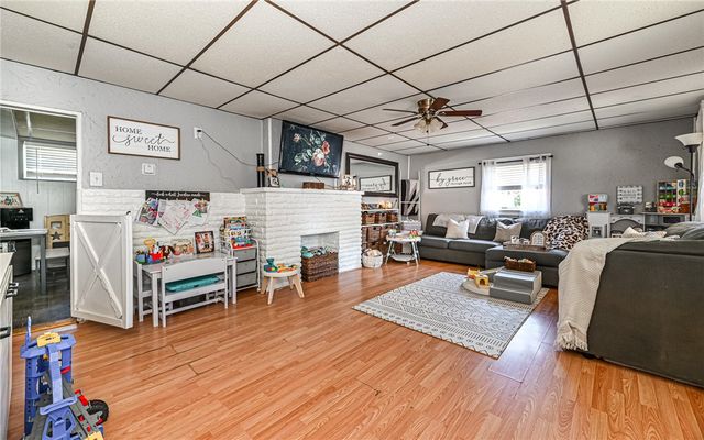 2201 Harbor, Spring Hill, PA 15212