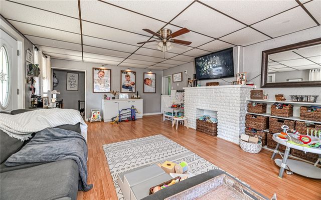 2201 Harbor, Spring Hill, PA 15212