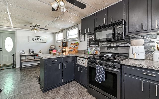 2201 Harbor, Spring Hill, PA 15212