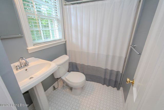 4029 Leland Rd, Louisville, KY 40207