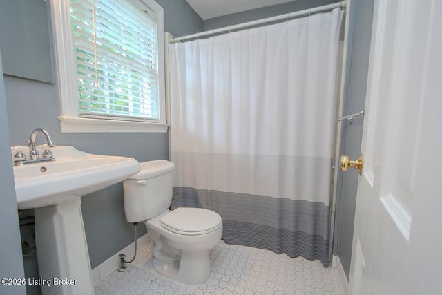 4029 Leland Rd, Louisville, KY 40207