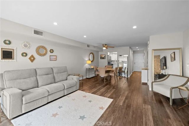 545 E Cypress F, Burbank, CA 91501
