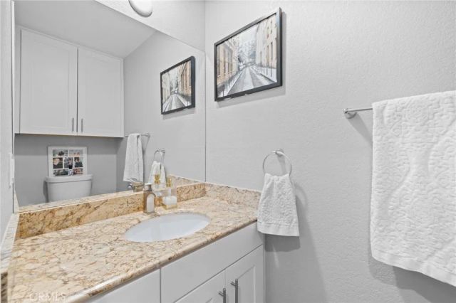 545 E Cypress F, Burbank, CA 91501