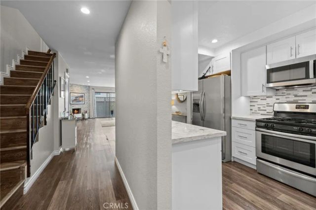 545 E Cypress F, Burbank, CA 91501