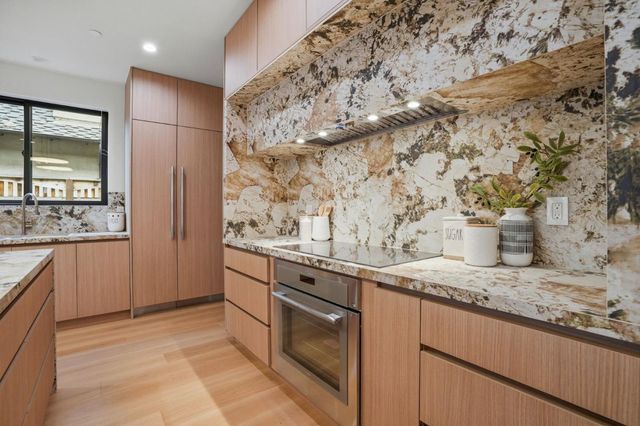 752 College Avenue, Menlo Park, CA 94025